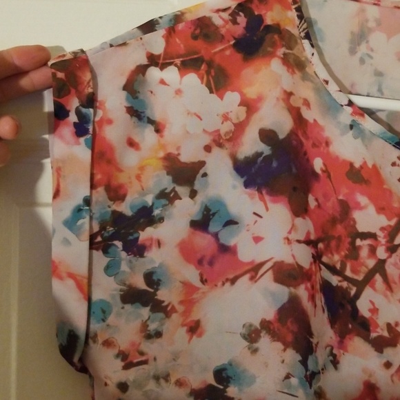 Floral blouse - Picture 2 of 3